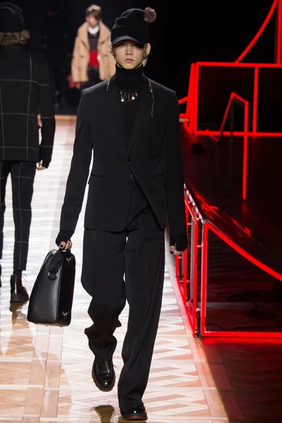 Look 27